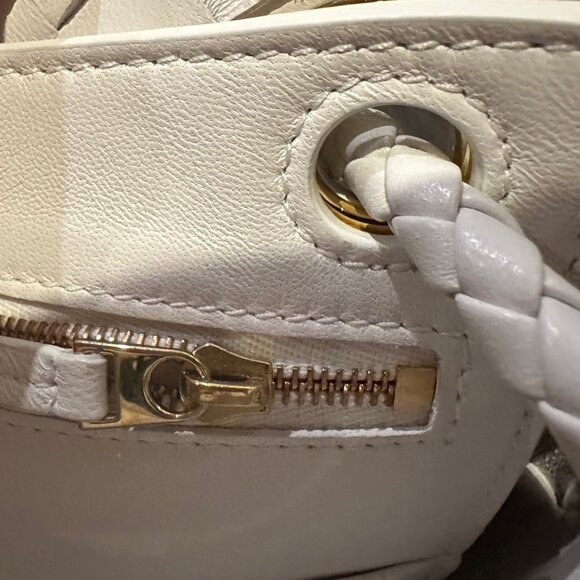 New Bottega Veneta White Small Andiamo Bag - Picture 9 of 9